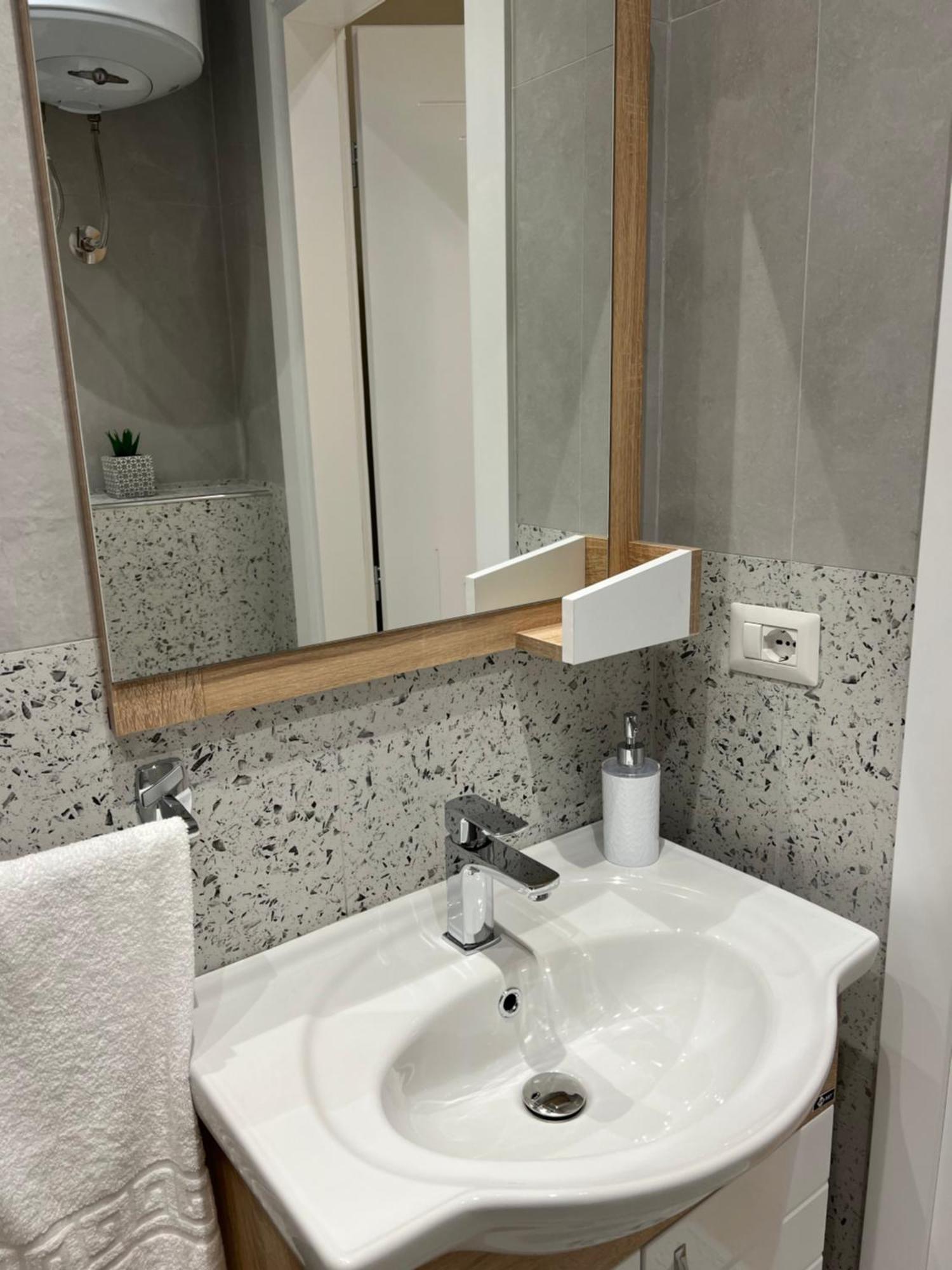 Costa Adriatica Apartments Dıraç Oda fotoğraf